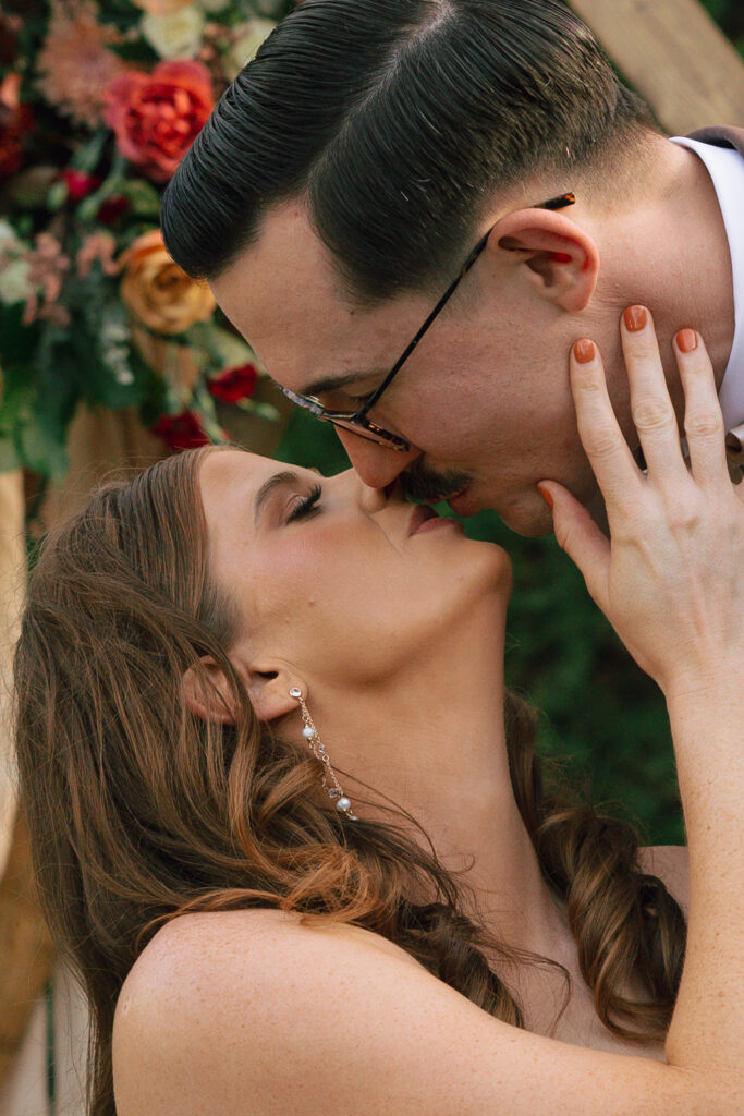 kissing at The Cordelle